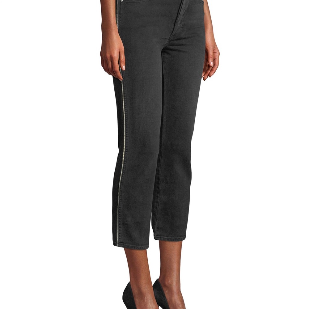 AMO
Chloe Crop With Piping Black